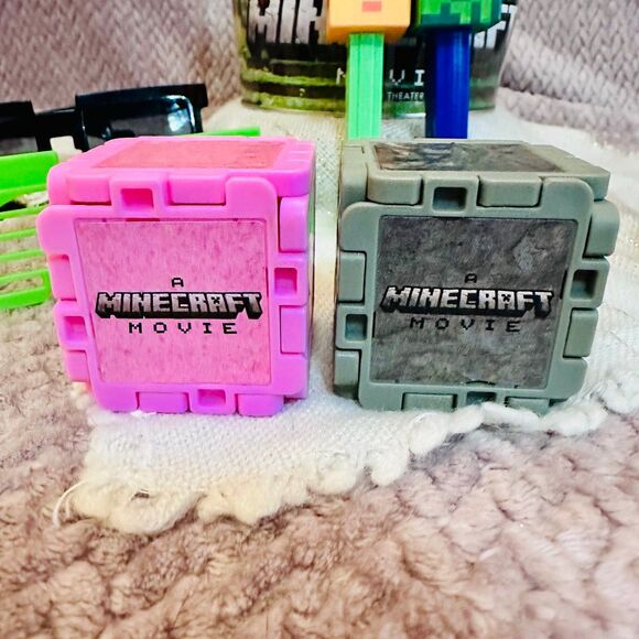Minecraft Movie Bucket and extras - Picture 4 of 11